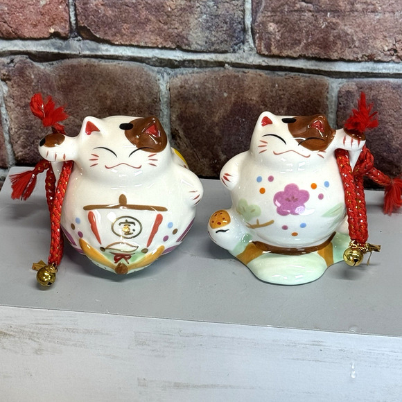 Set of 2 Vintage Japan Maneki Neko Lucky Cat Ceramic Coin Banks Statues - Picture 3 of 11